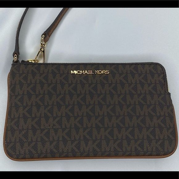 Michael Kors Jet Set Travel Large Logo Wrislet - Picture 5 of 6